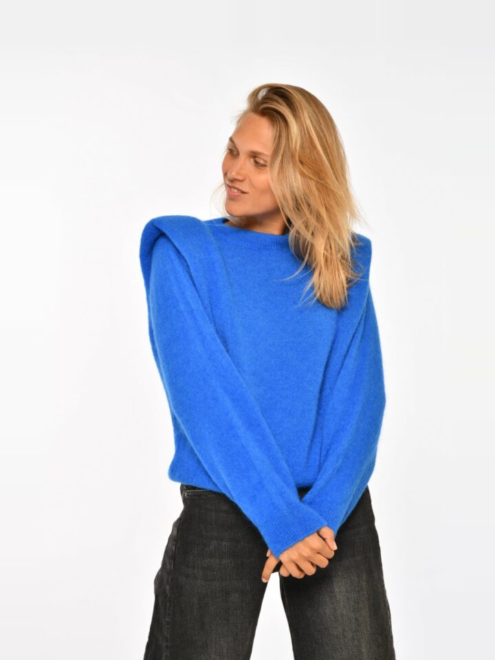 Colin – Pull à épaulettes en baby alpaga – Cobalt