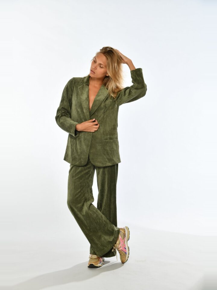 Costume en velours côtelé kaki : veste Lila et pantalon Lily