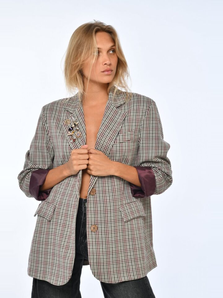 Blazer oversize pied de poule Louise bordeaux, orné de broches