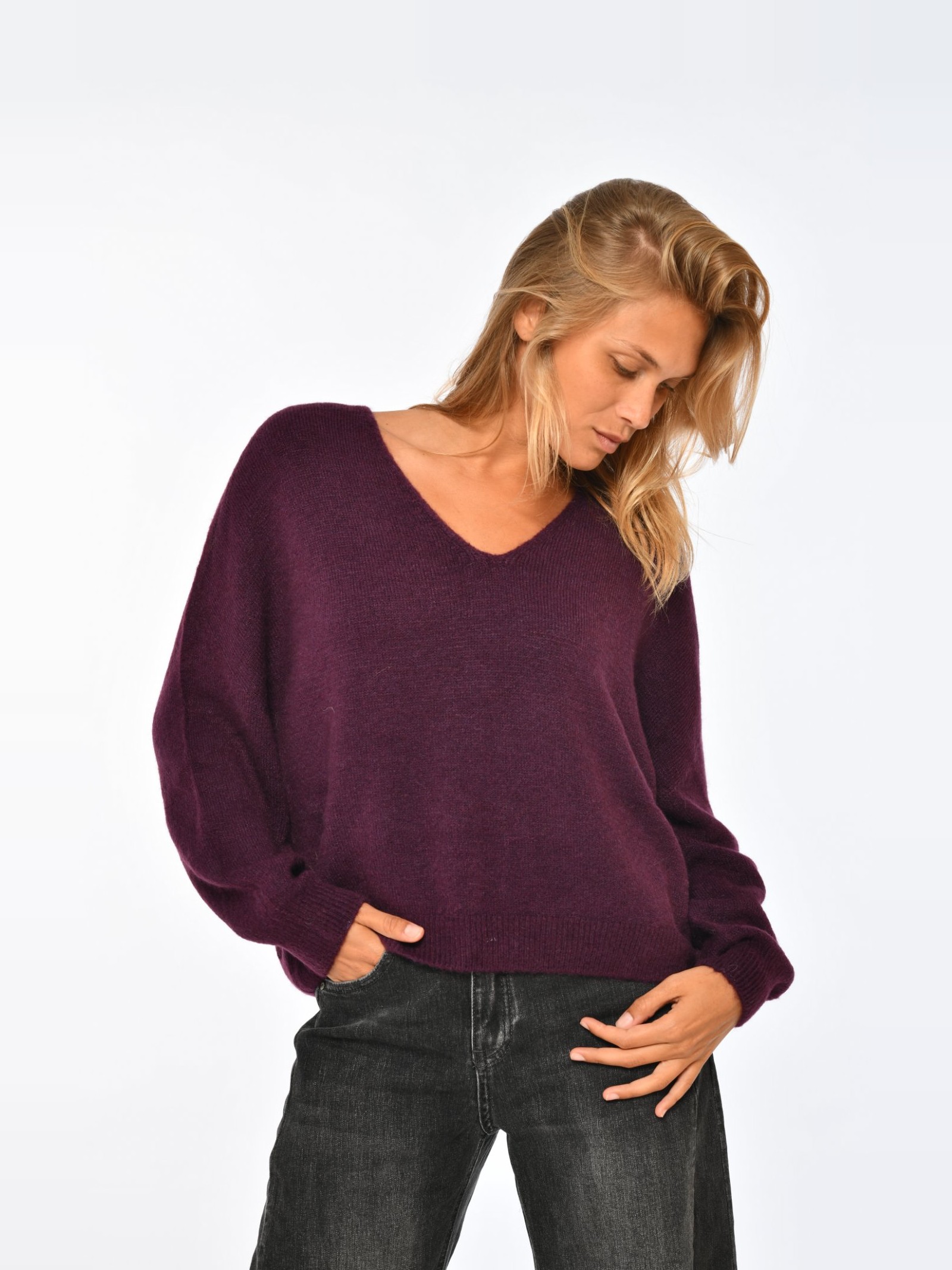 Mado – Pull col V oversize – Bordeaux