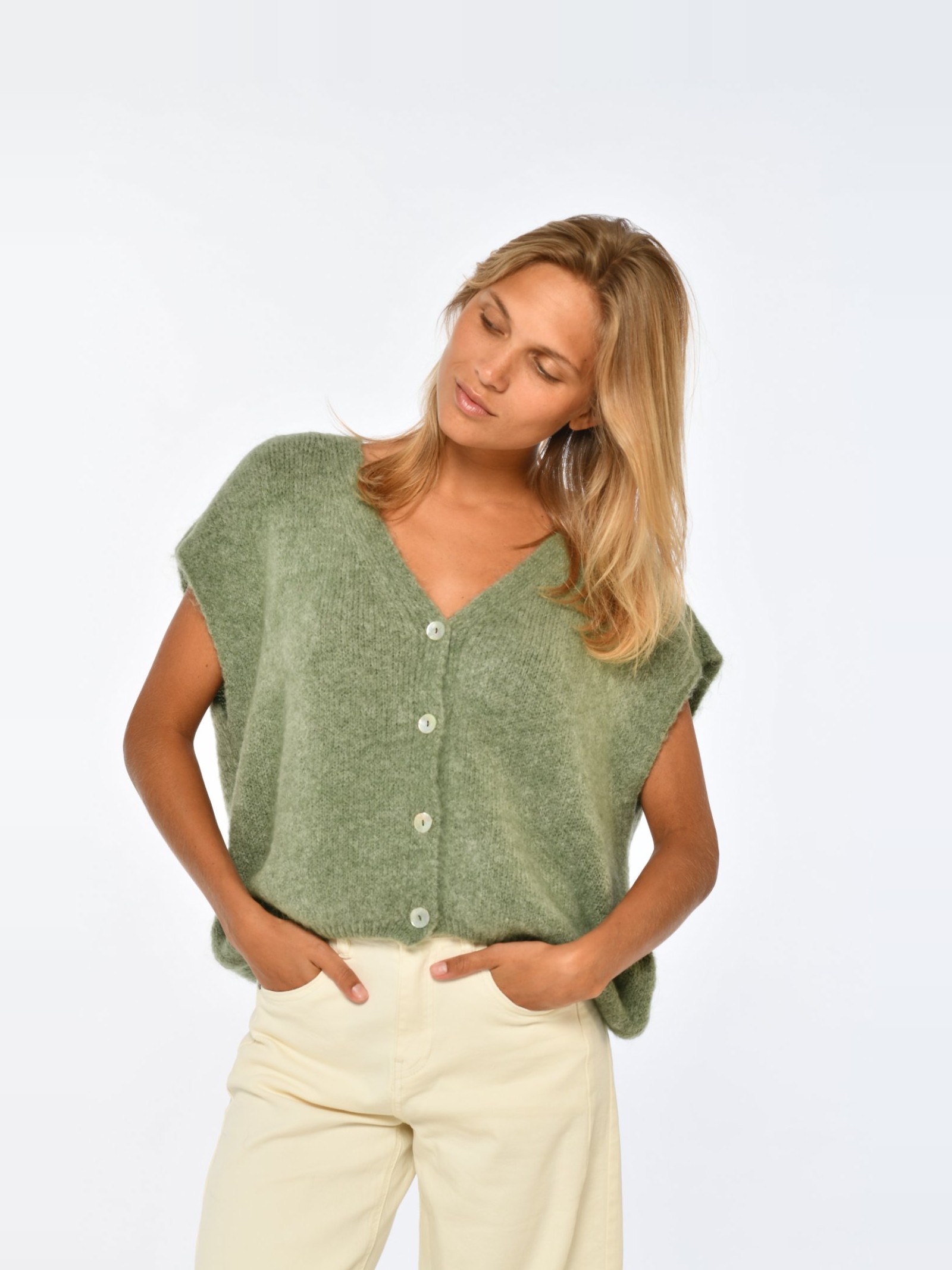 Michèle – Gilet boutonné sans manches – Kaki Chiné