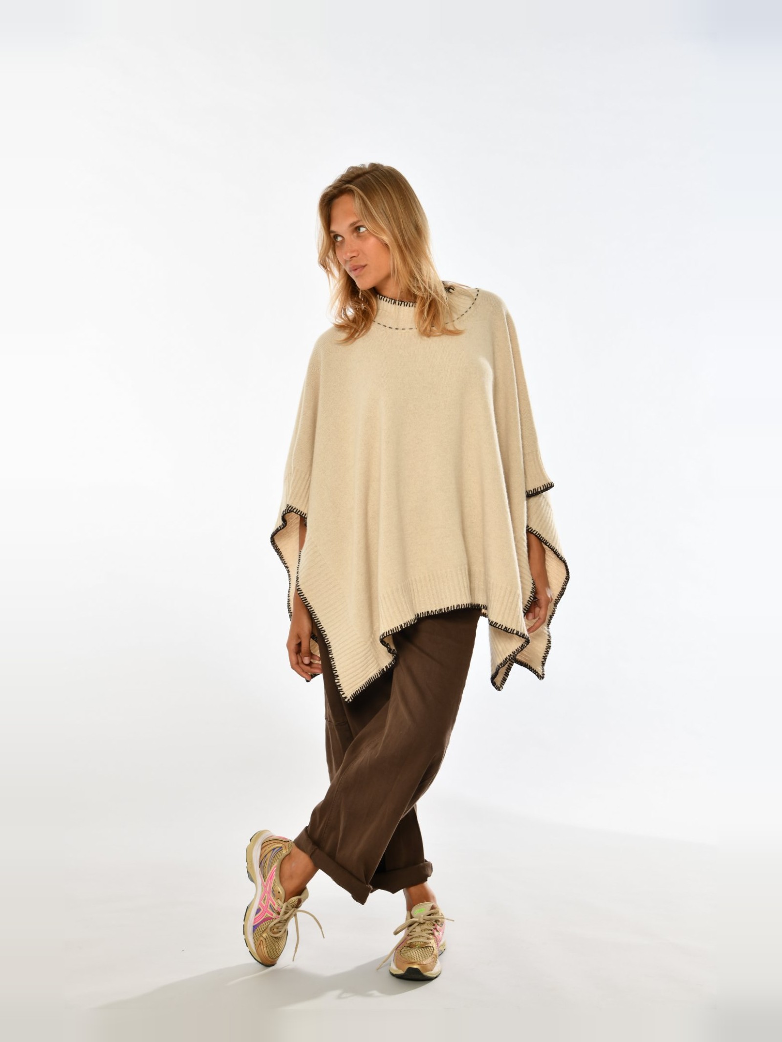Tally – Poncho oversize en cachemire – Biscotto